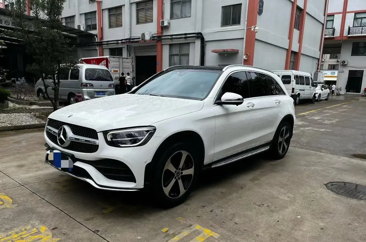 Mercedes Benz 2022 GLC 260 L 4MATIC 2.0T Dynamic (Modified) Automatic Gear - View 1