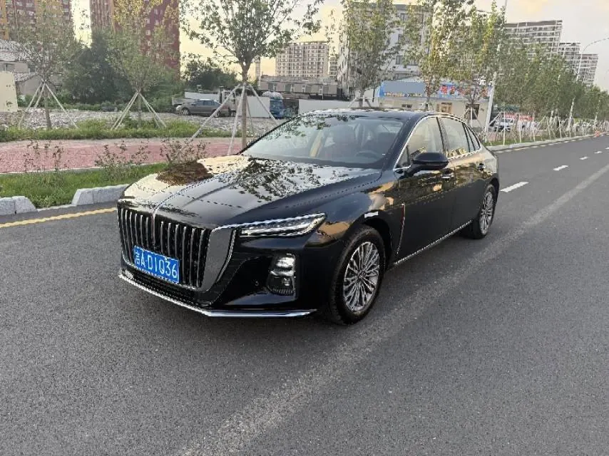 Открыть галерею: HongQi 2024 H5 1.5T Zhilian Flag Rhyme Edition Automatic Gear
