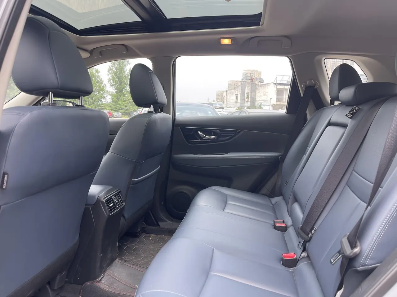 Nissan 2025 Qijun Honor 2.0 Stepless Two-Drive Leading Edition Automatic Transmission 6