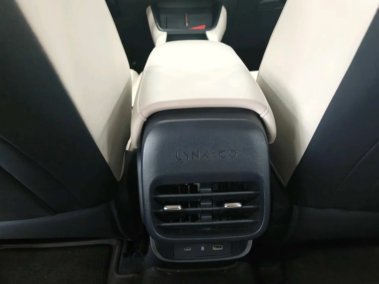 LYNK&amp;CO 2025 LYNK&amp;CO 06 1.5T Renew Halo automatic gear 8