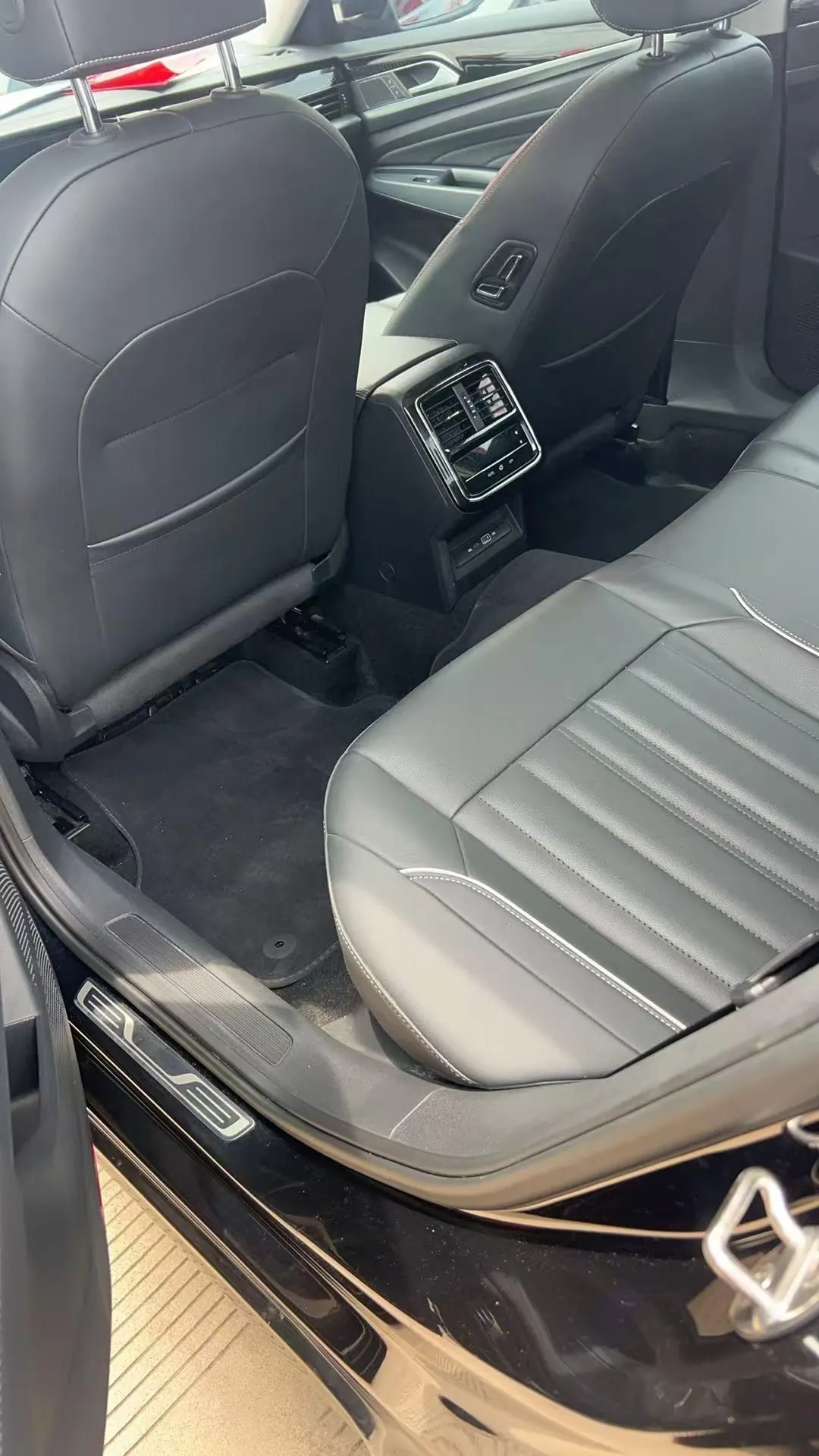 Volkswagen 2022 Passat 2.0TSI 330TSI Elite Edition Automatic 3
