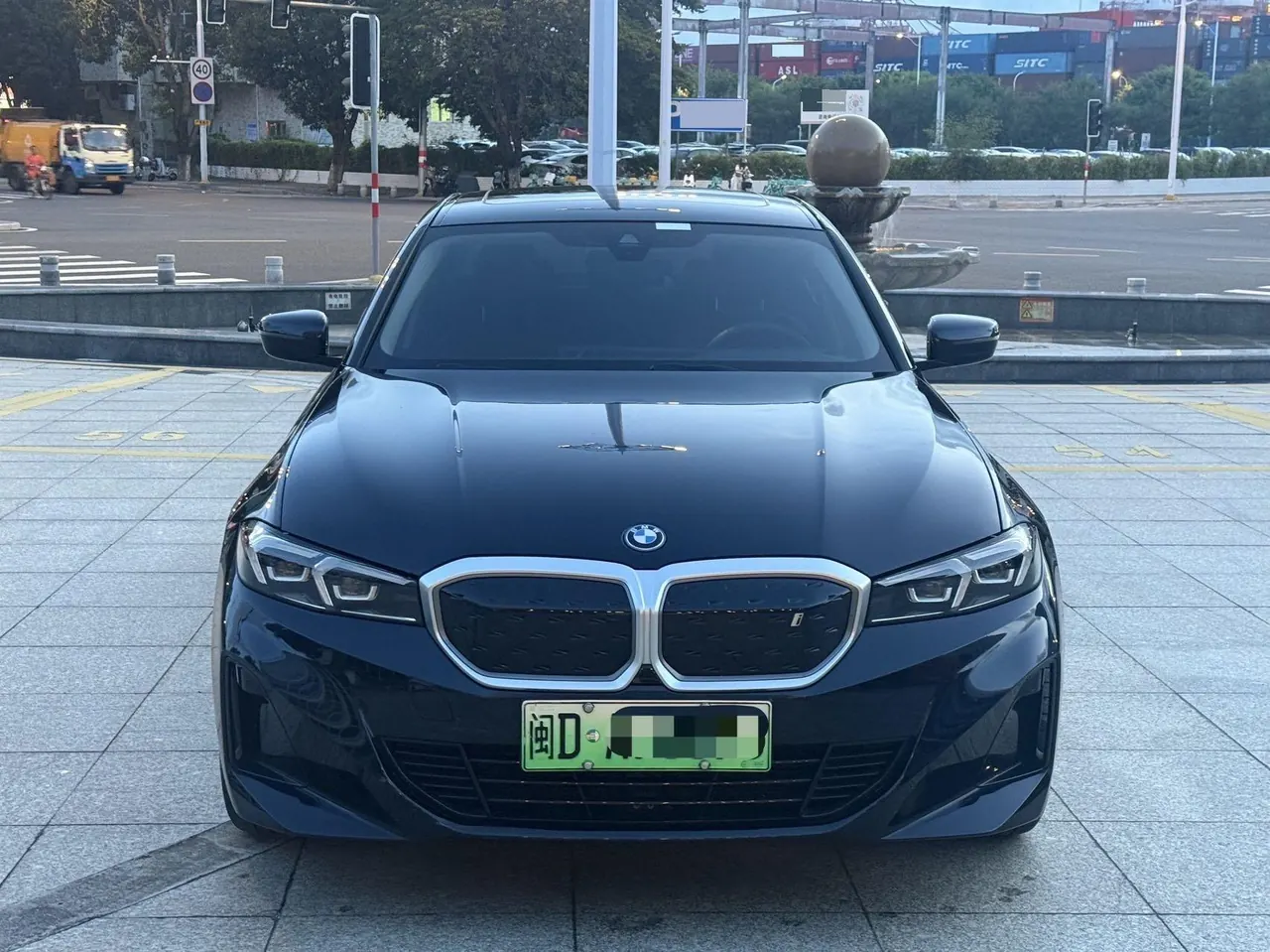 BMW 2024 i3 eDrive 35 L automatic gear 2