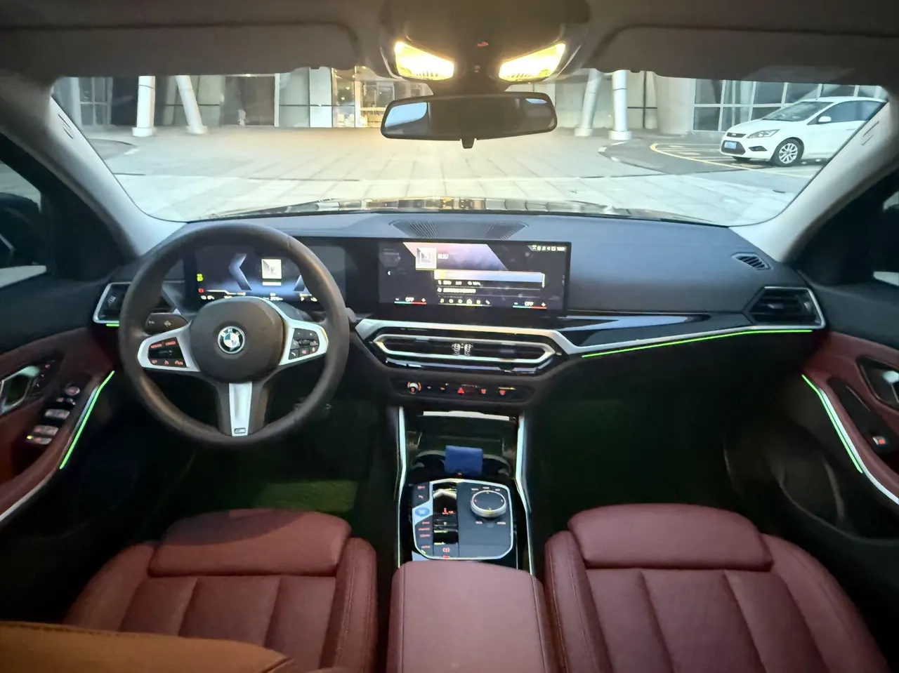 BMW 2024 i3 eDrive 35 L automatic gear 7