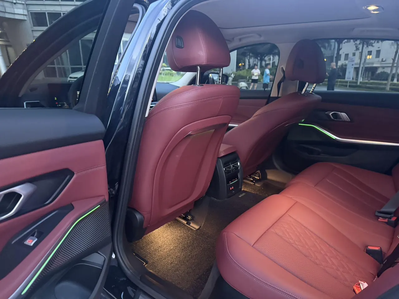 BMW 2024 i3 eDrive 35 L automatic gear 8