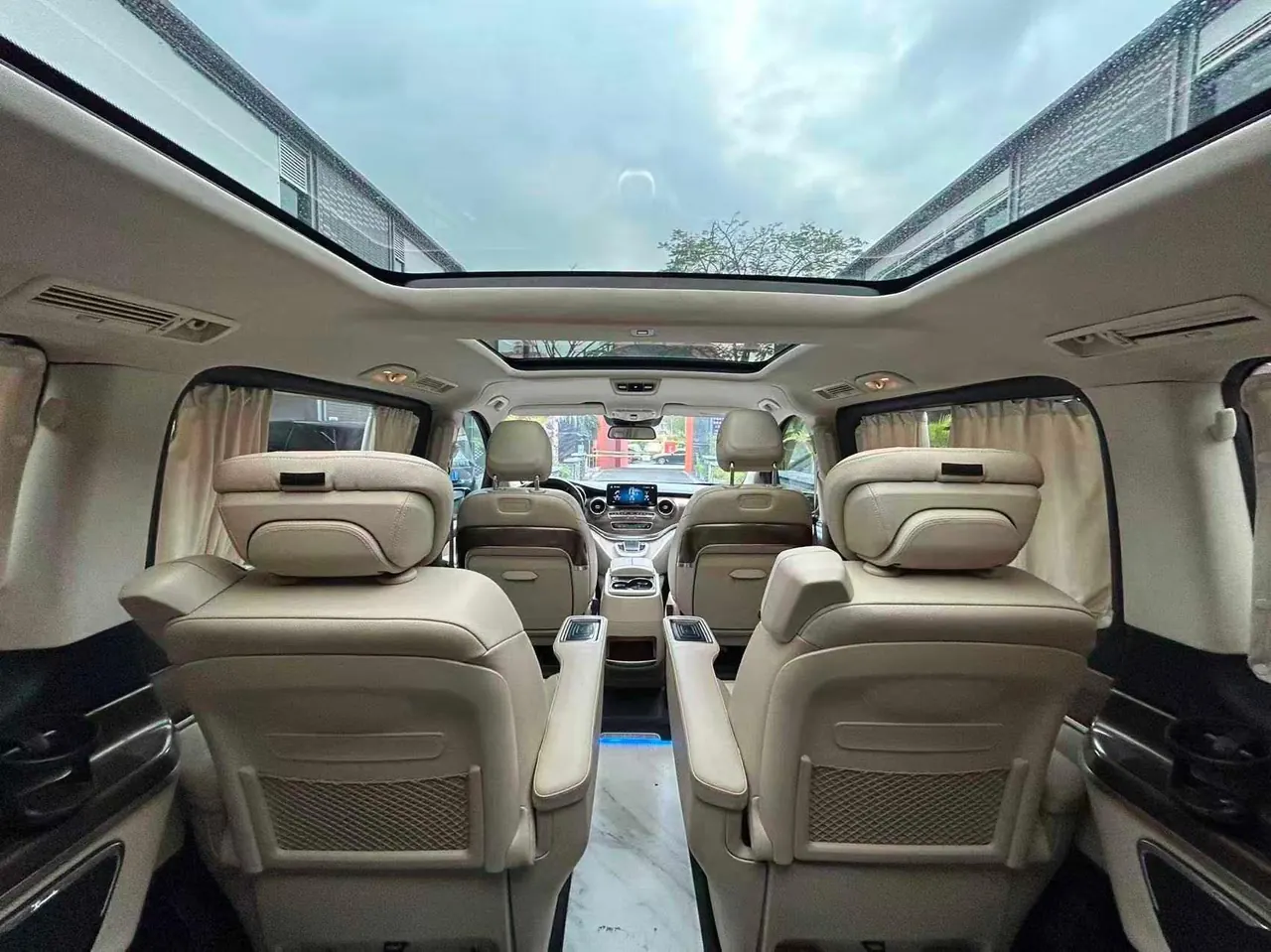 Mercedes Benz V 2022V 260 2.0T Premium Edition Automatic Gear 7