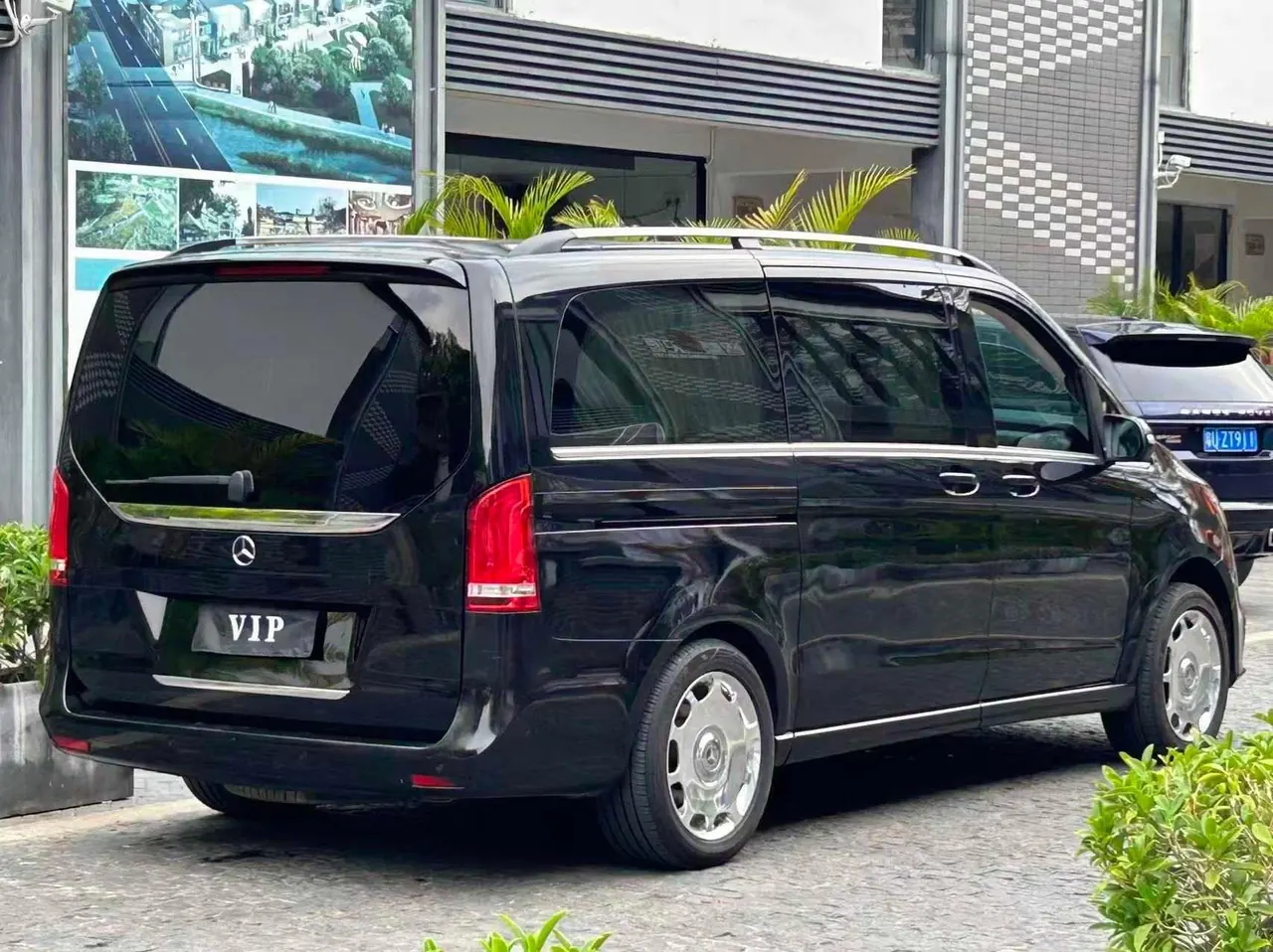 Mercedes Benz V 2022V 260 2.0T Premium Edition Automatic Gear 9