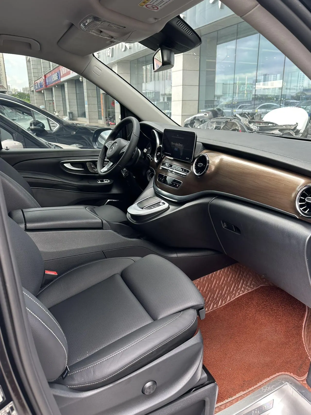 Mercedes Benz V 2022V 260 2.0T Premium Edition Automatic Gear 6