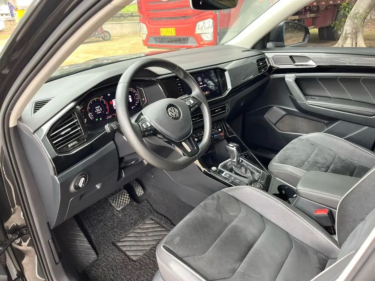 Volkswagen 2020 Tanyue 2.0TSI 380TSI Four-wheel Drive Deluxe Smart Union Pro Automatic Gear 4