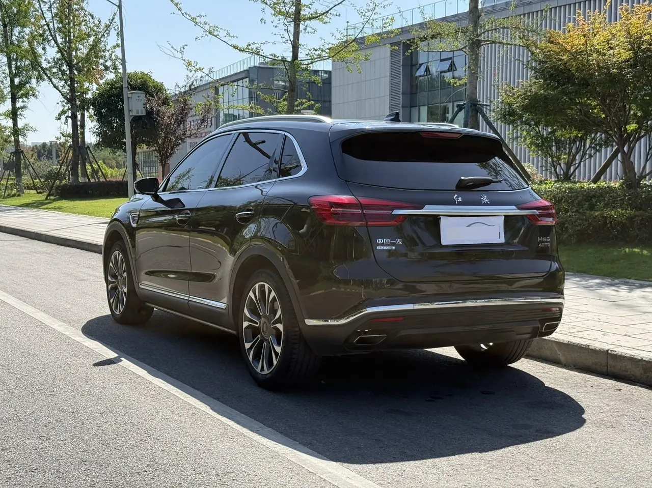 HongQi 2022 HS5 2.0T 4-wheel drive smart flag-sharing version automatic gear 8