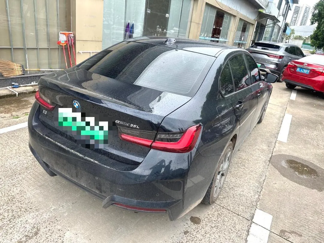 BMW 2022 i3 eDrive 35L automatic gear 6