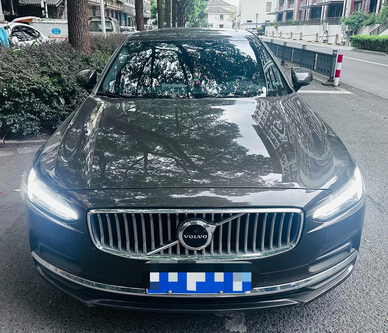 Volvo 2022 S90 48V 2.0T B5 Zhiyuan Deluxe Edition Automatic Gear 4