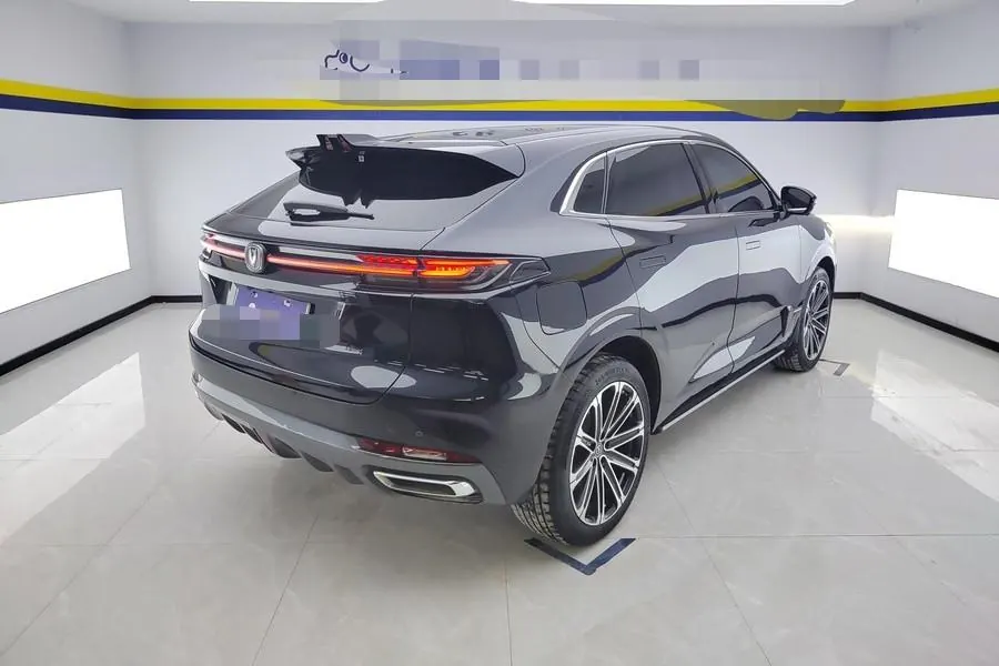 ChangAn 2022 UNI-K iDD 1.5T Blue Whale iDD Honorable Automatic Gear 2