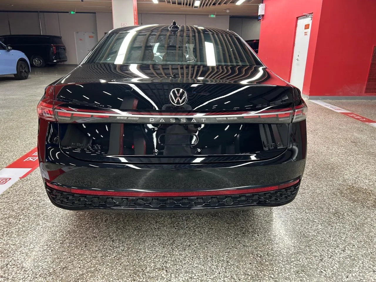 Volkswagen 2025 Passat Pro 2.0TSI 380TSI Star Dragon Edition Automatic Gear 5