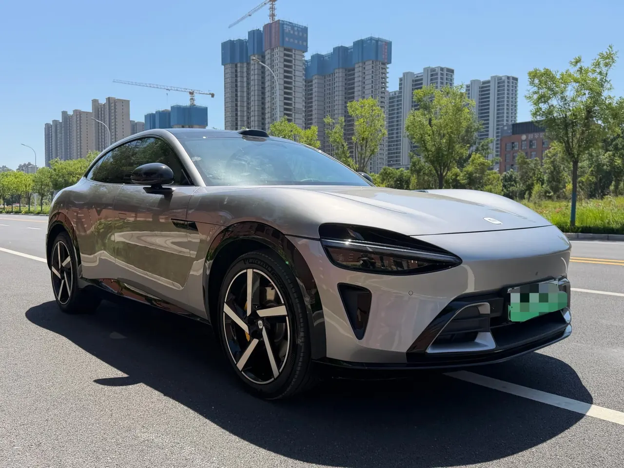 MI 2025 YU7 Long Endurance Four-wheel Drive Pro Edition Automatic Gear 3