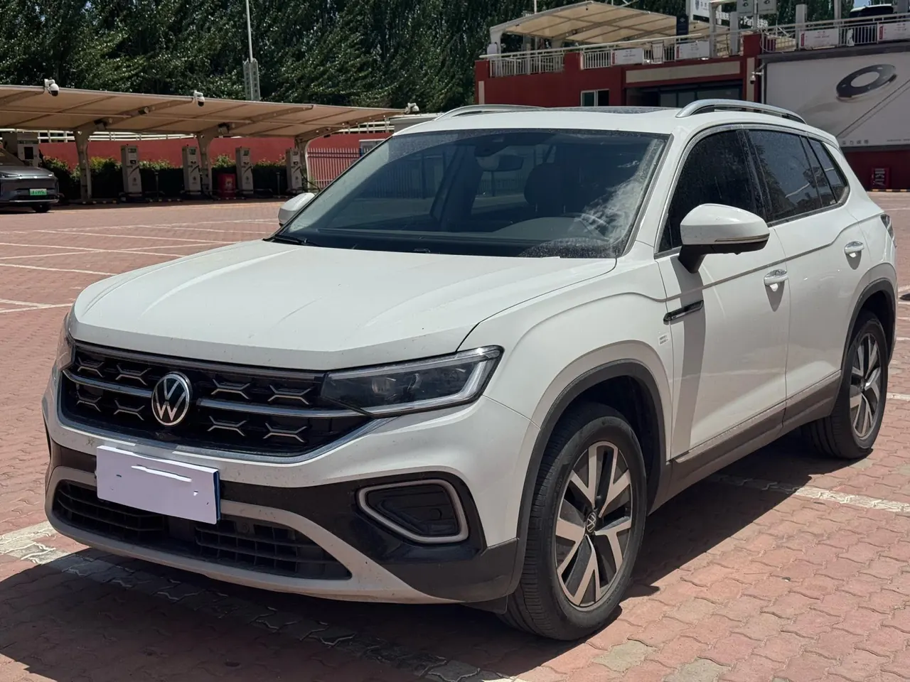 Volkswagen 2024 Tanyue 1.5TSI 300TSI Two-Drive Luxury Plus Advanced Edition Automatic Gear - View 1
