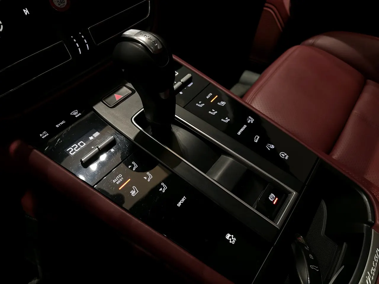 Porsche Macan (Imported) 2022 Macan 2.0T Automatic Gear 10