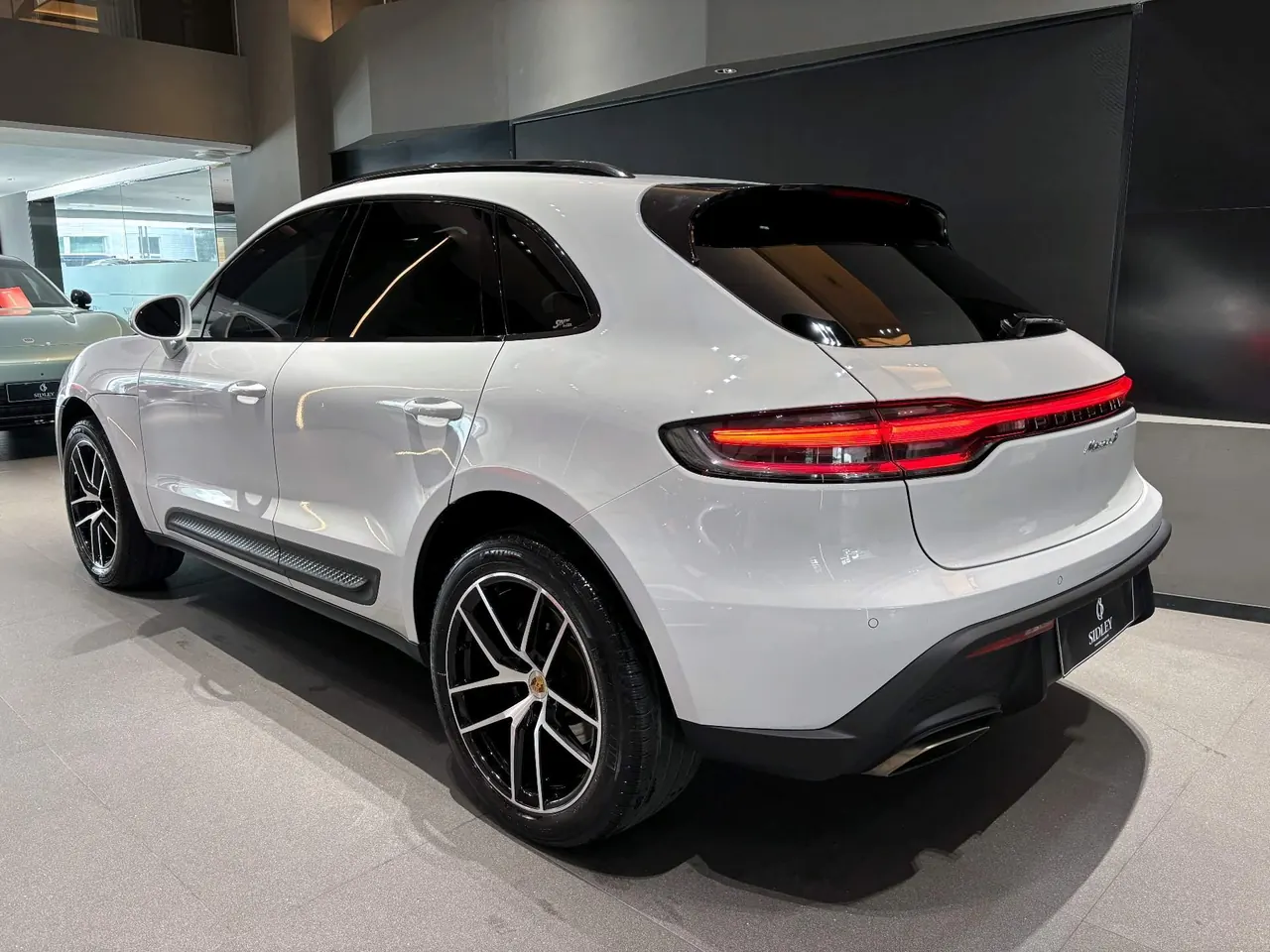 Porsche Macan (Imported) 2022 Macan 2.0T Automatic Gear 4