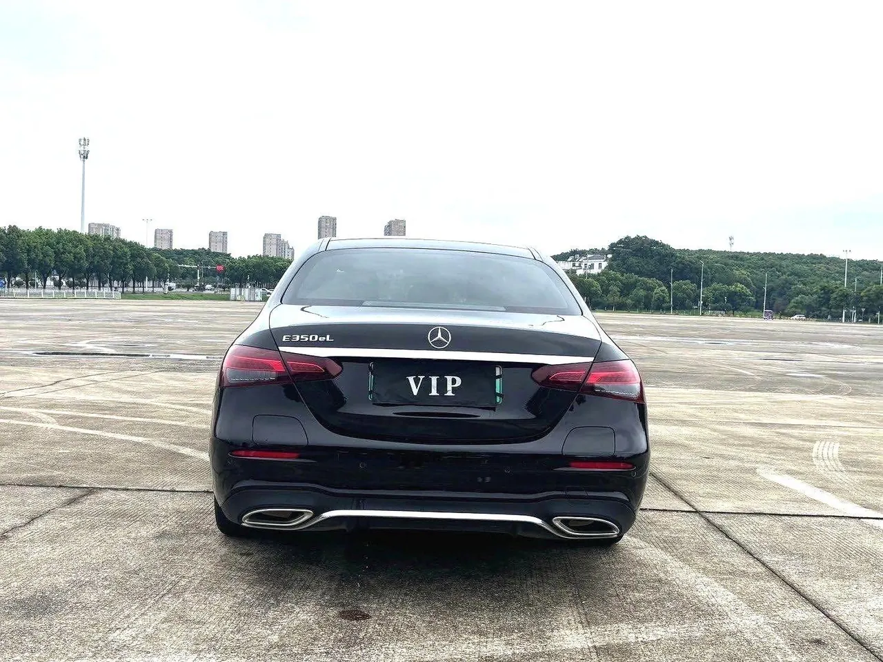 Mercedes Benz Class E New Energy 2022 E 350 e L 2.0T (Change 2) Automatic Gear 4