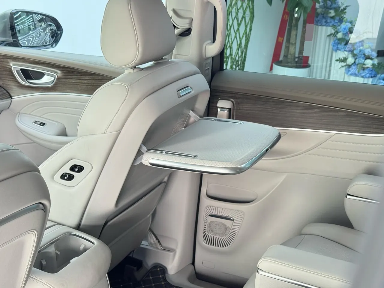 Roewe 2025 iMAX8 DMH 1.5T Lu Zun Luxury Edition Automatic Gear 11