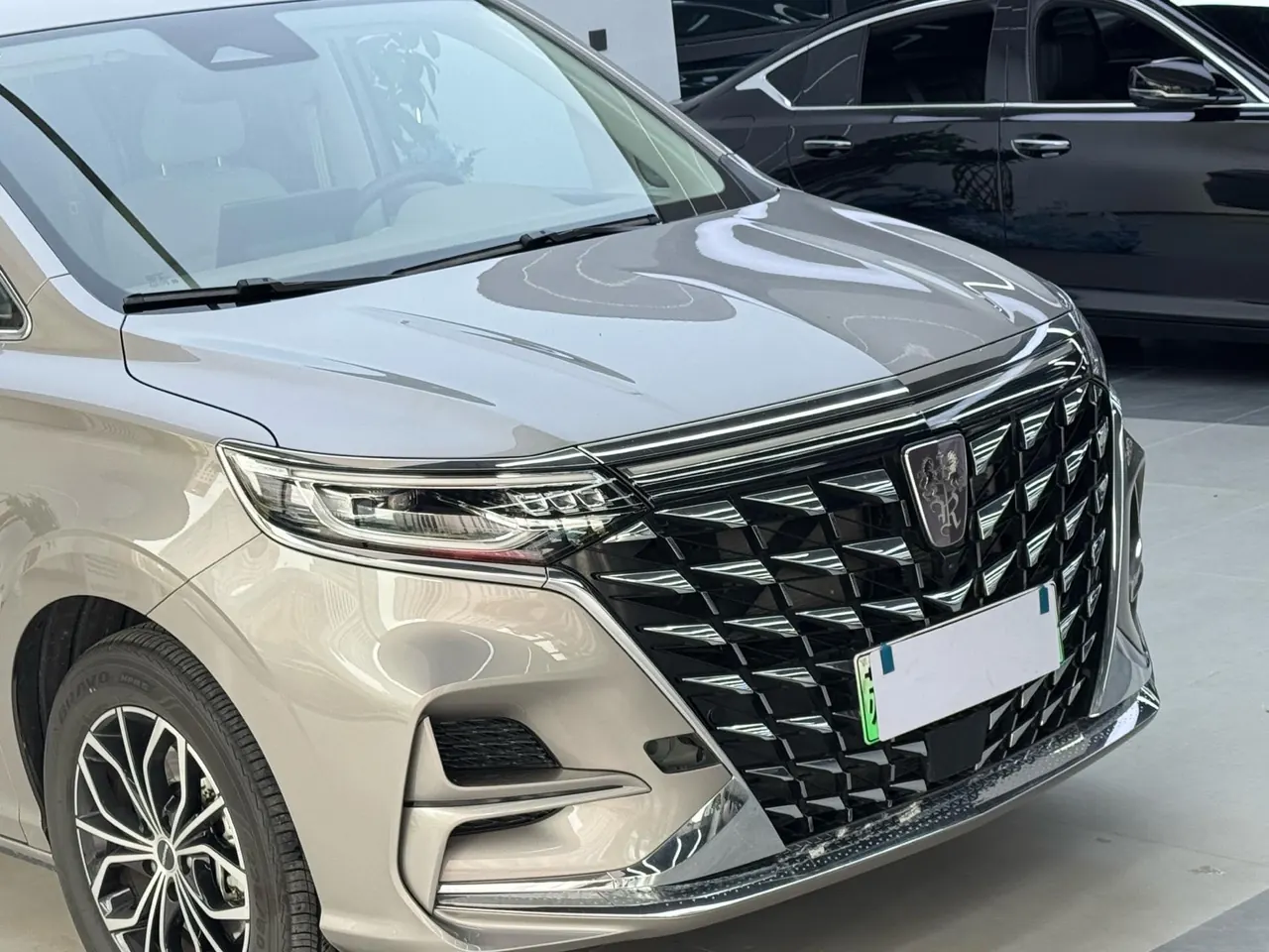 Roewe 2025 iMAX8 DMH 1.5T Lu Zun Luxury Edition Automatic Gear 13