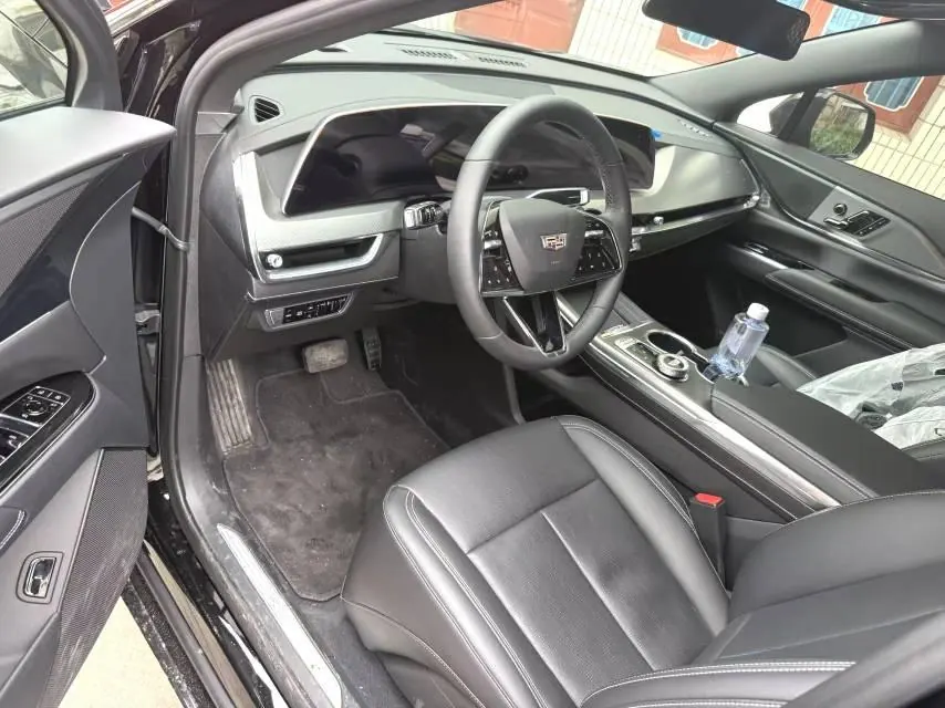 Cadillac 2025 XT5 48V 2.0T Luxury Automatic Gear 4