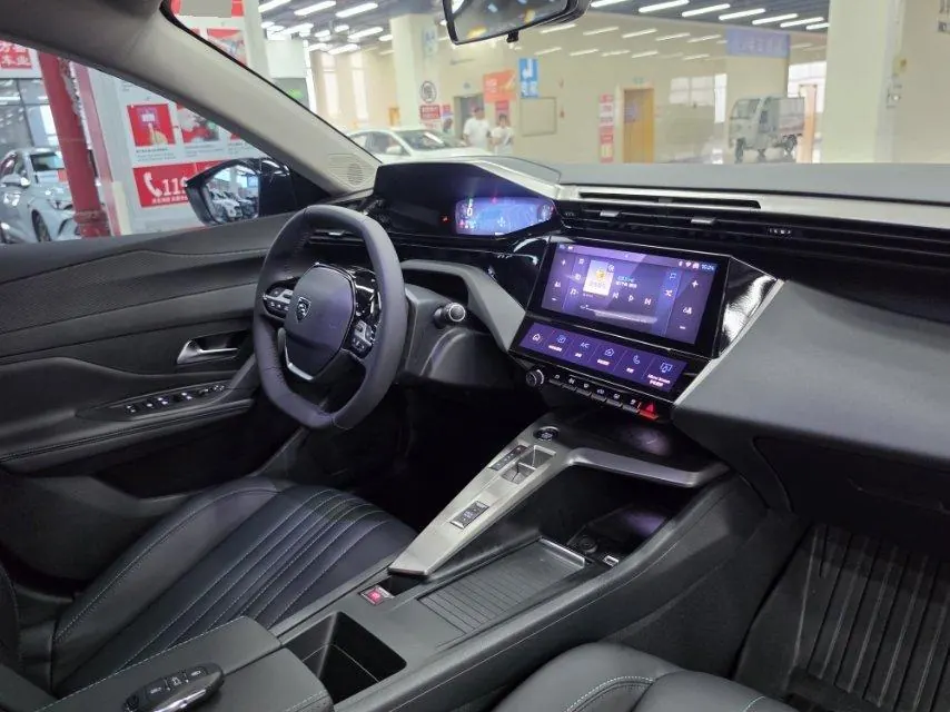 Peugeot 2023 408X 1.6T charm version of automatic gear 5