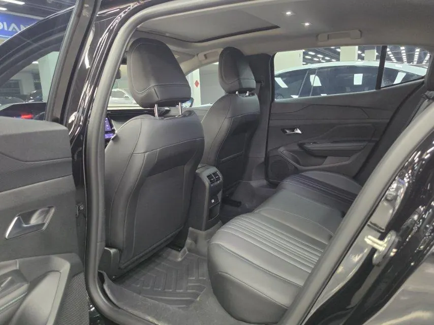 Peugeot 2023 408X 1.6T charm version of automatic gear 6