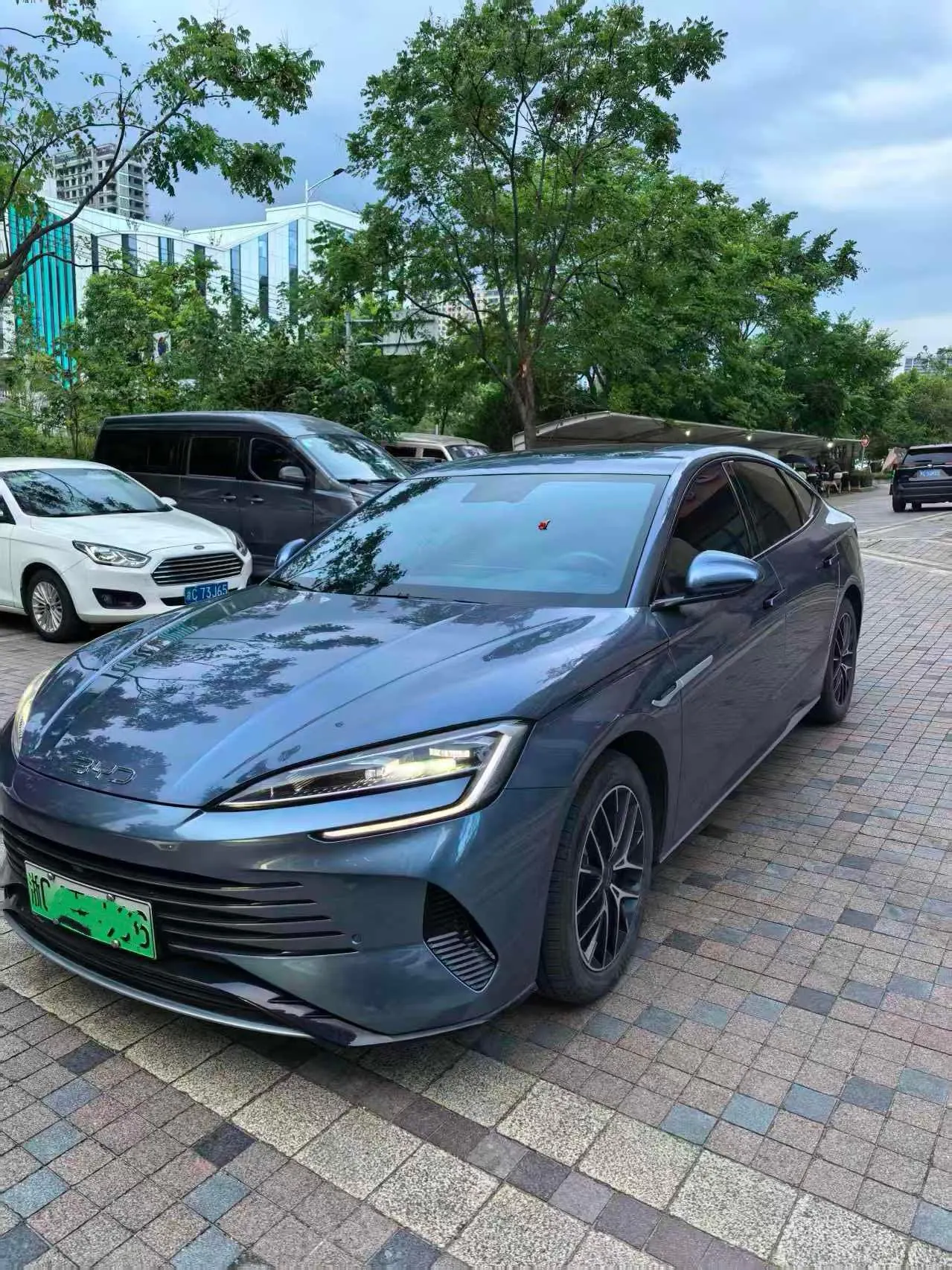 BYD 2023 Seal DM-i 1.5 Stepless 121km Luxury Automatic Transmission - View 1