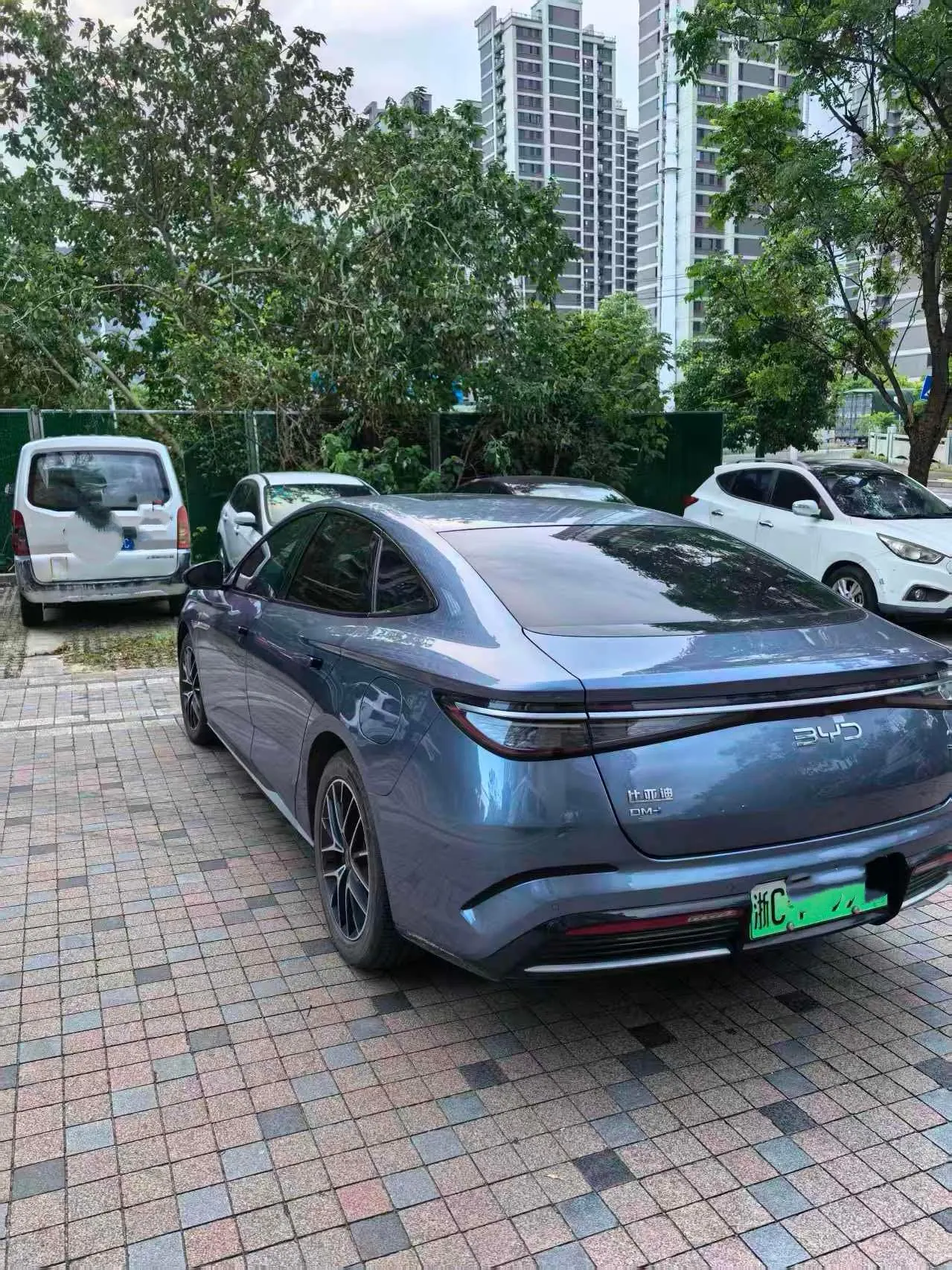BYD 2023 Seal DM-i 1.5 Stepless 121km Luxury Automatic Transmission 4