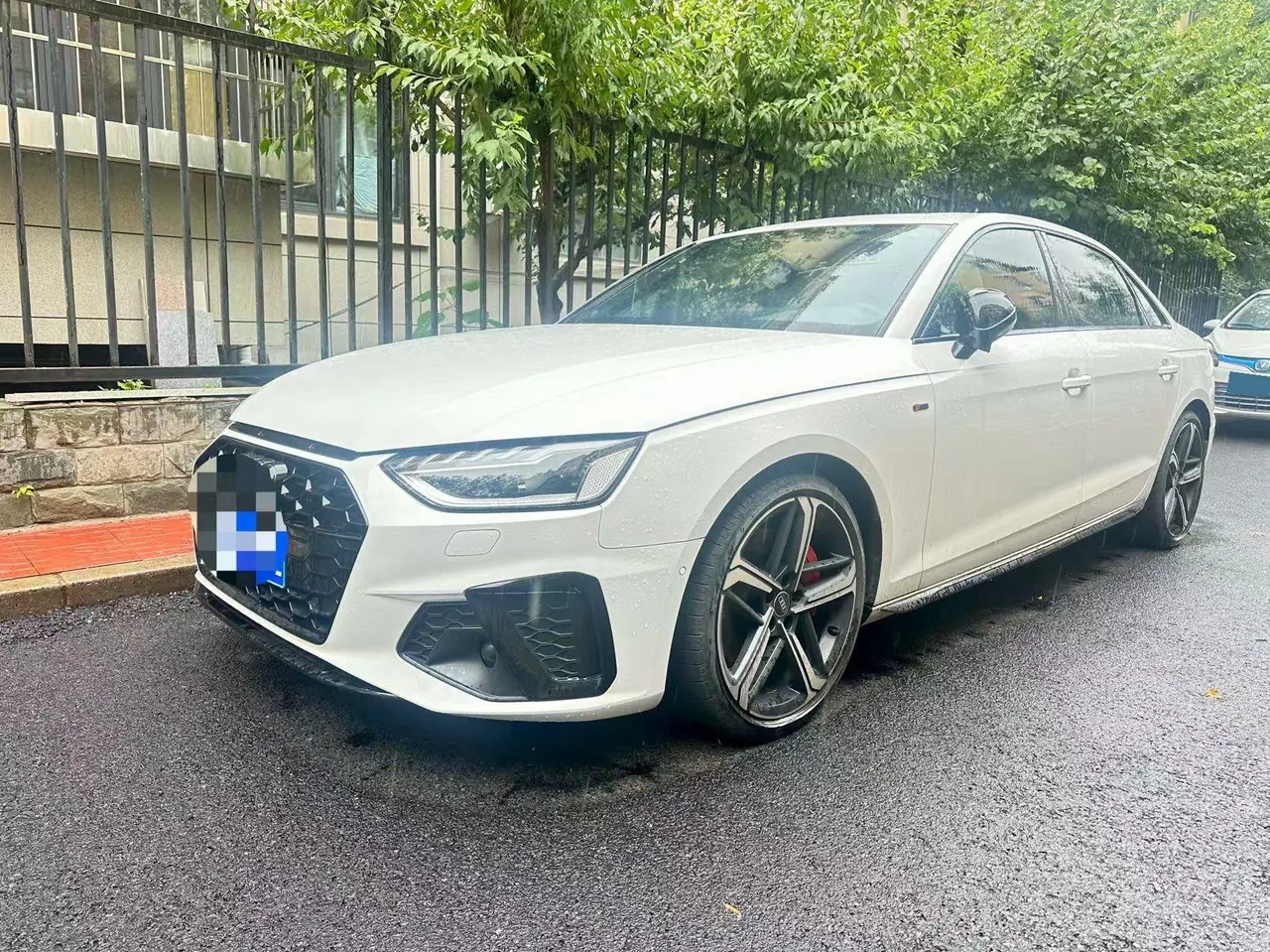 Audi 2022 A4L 2.0TFSI 45TFSI Quattro Selected Dynamic Automatic - View 1