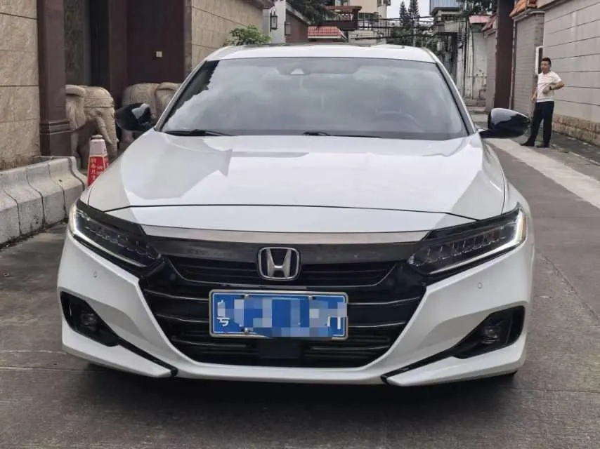 Honda 2022 10th Generation Accord 1.5T Stepless 260TURBO Magic Night Premium Edition Automatic Gear 2