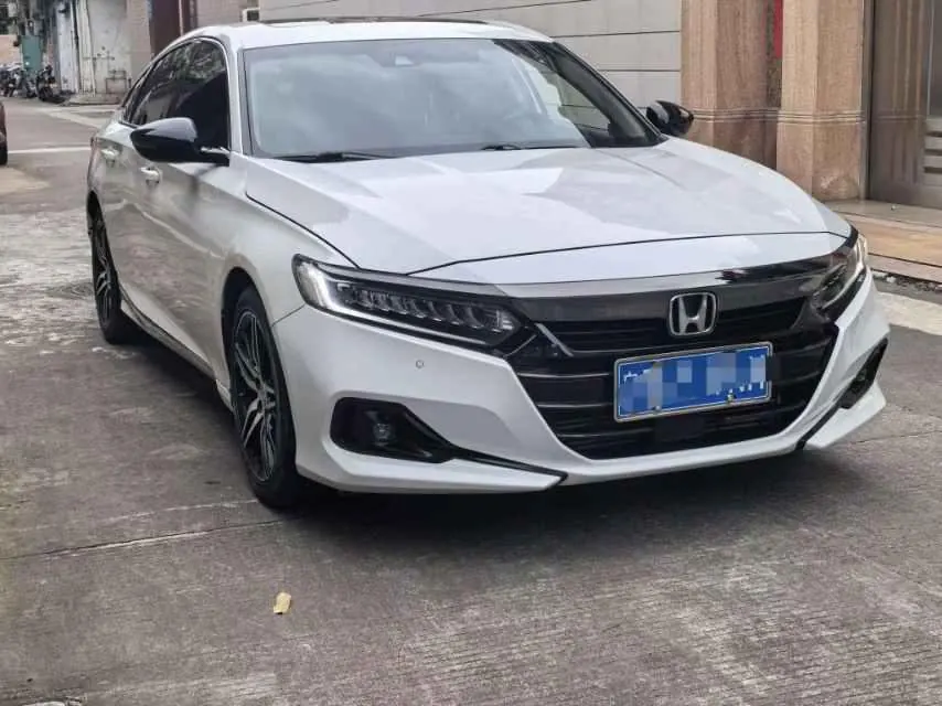 Honda 2022 10th Generation Accord 1.5T Stepless 260TURBO Magic Night Premium Edition Automatic Gear 3