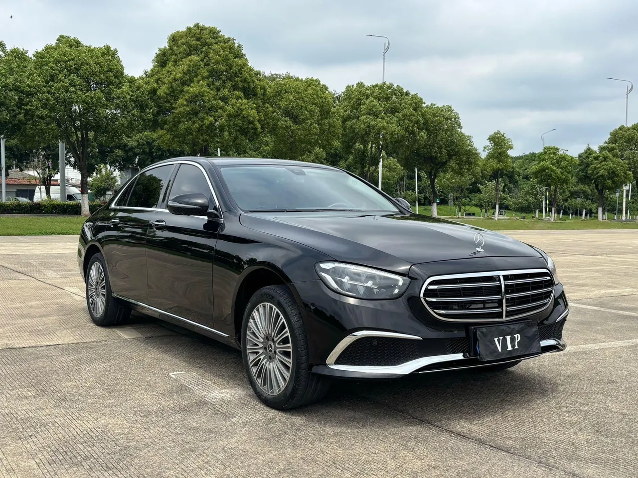 Mercedes Benz E Class 2022 E 300 L 2.0T Fashion (Change 2) Automatic Gear 3