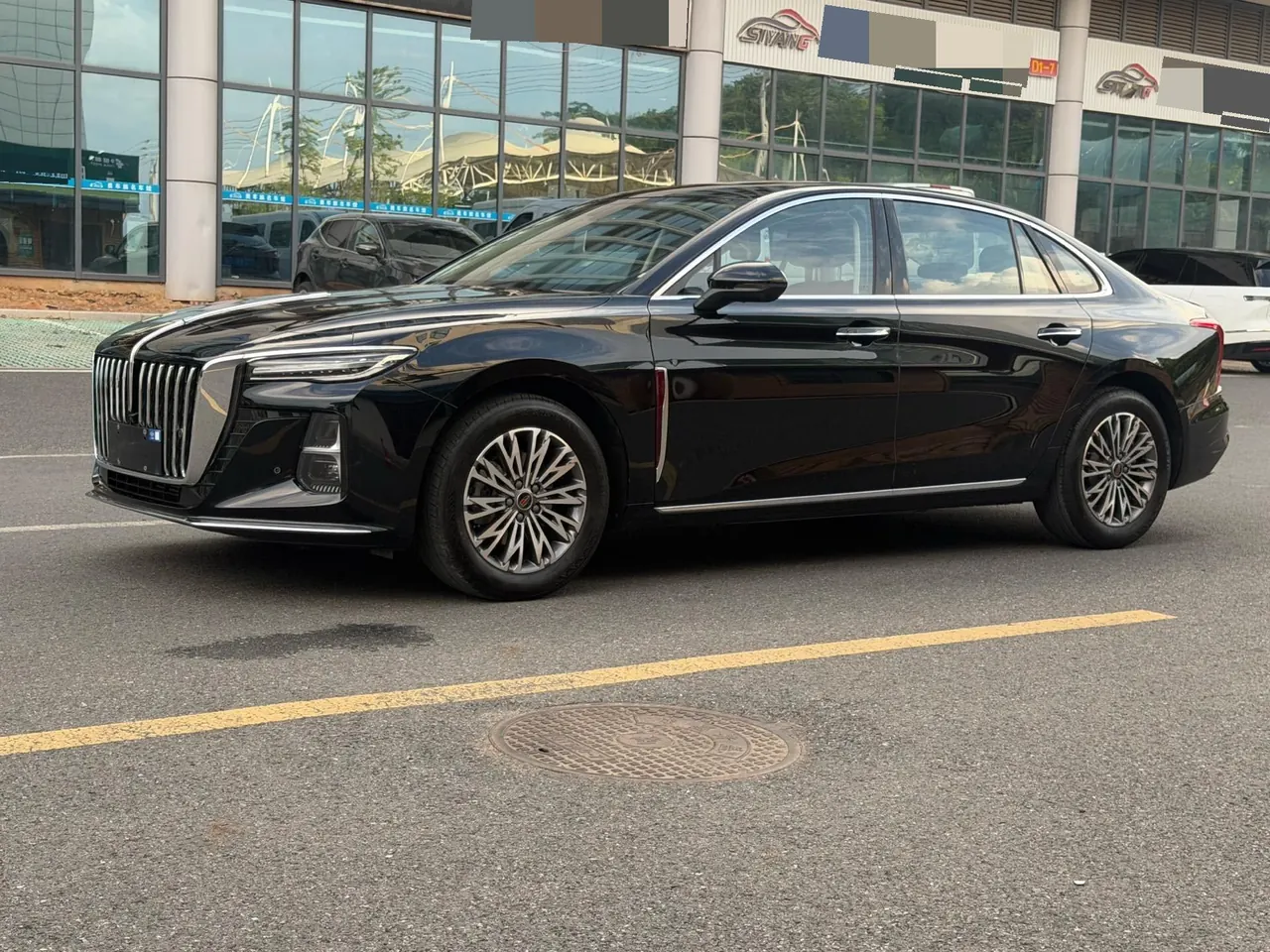 HongQi 2025 H5 1.5T Flag Rhyme 500000 Commemorative Automatic Gear - View 1