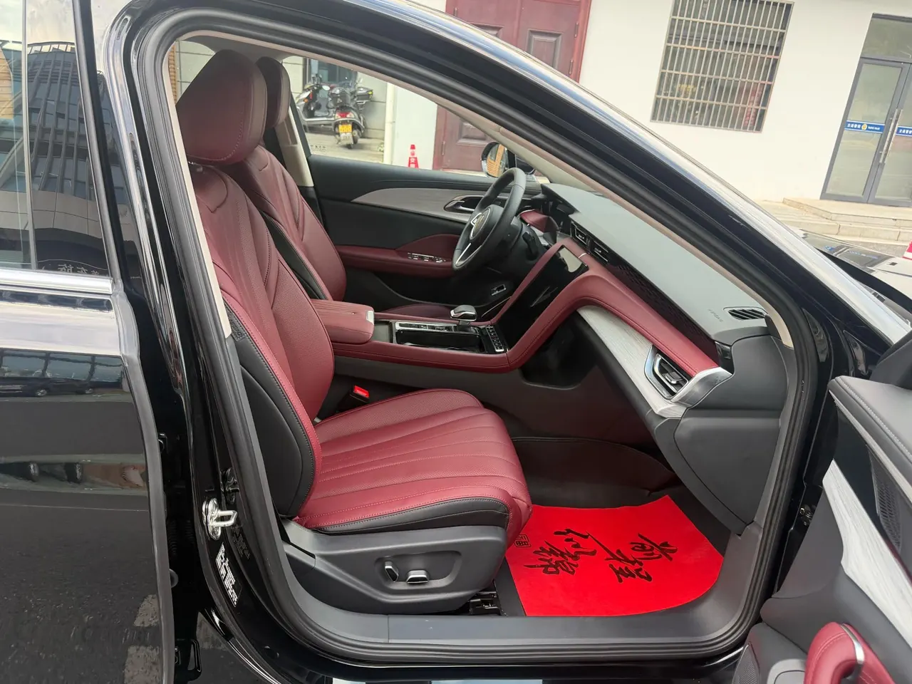 HongQi 2025 H5 1.5T Flag Rhyme 500000 Commemorative Automatic Gear 4