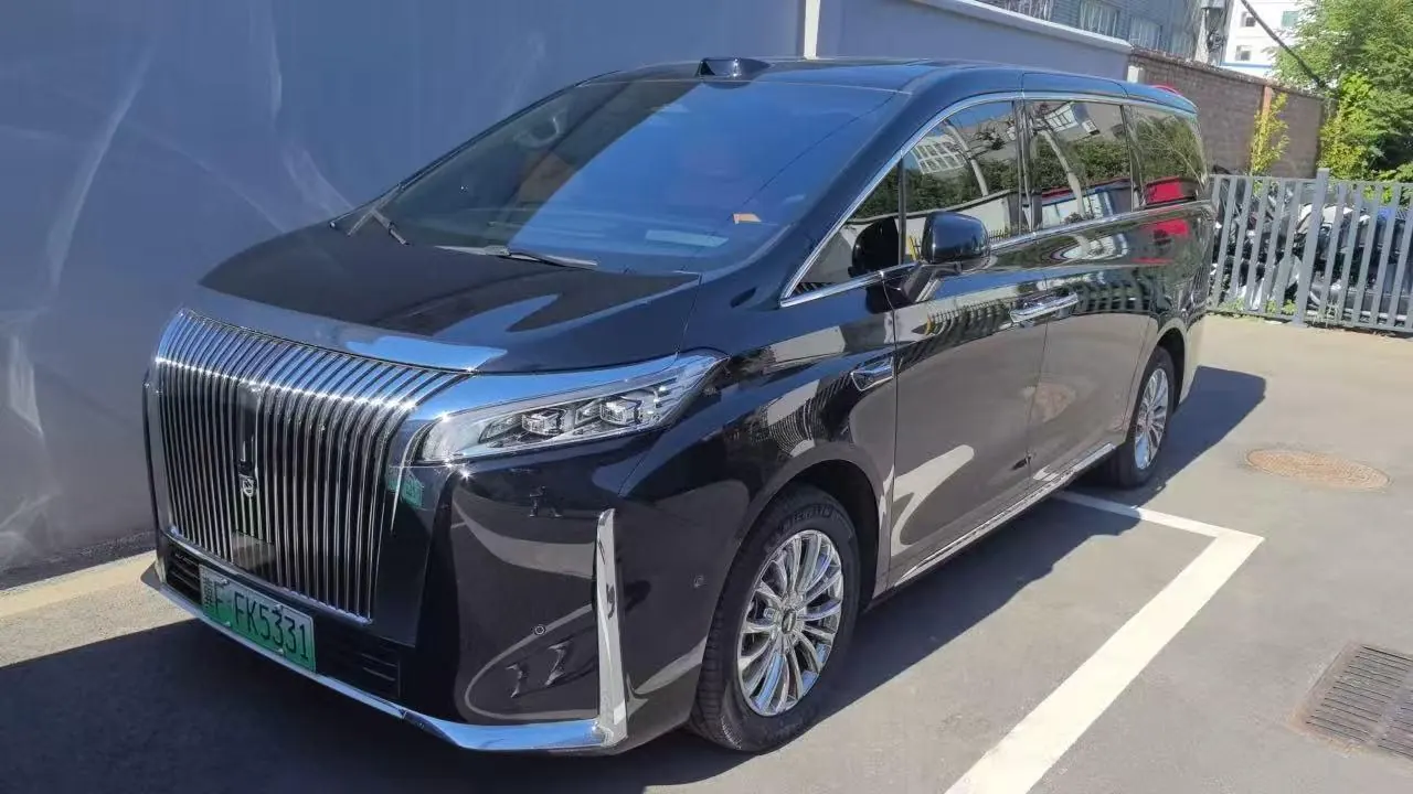 WEY 2025 VV7 Hi4 1.5T Four-Wheel-Drive Automatic Model - View 1