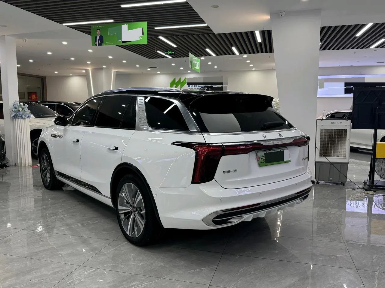 HongQi 2022 E-HS 9 660km Qichang 6-seat automatic gear 6