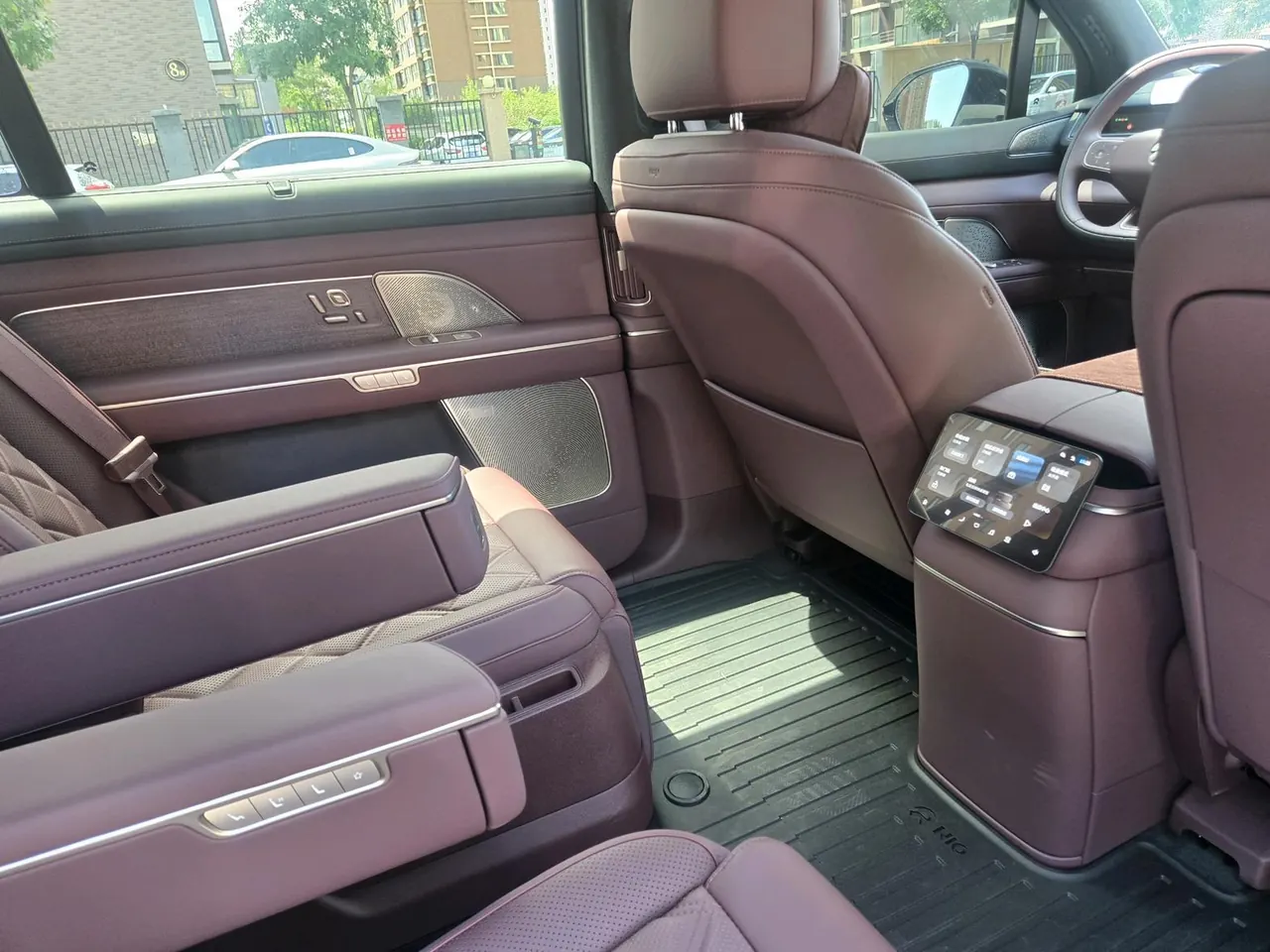 NIO 2026 ES8 6-seat executive deluxe automatic gear 5
