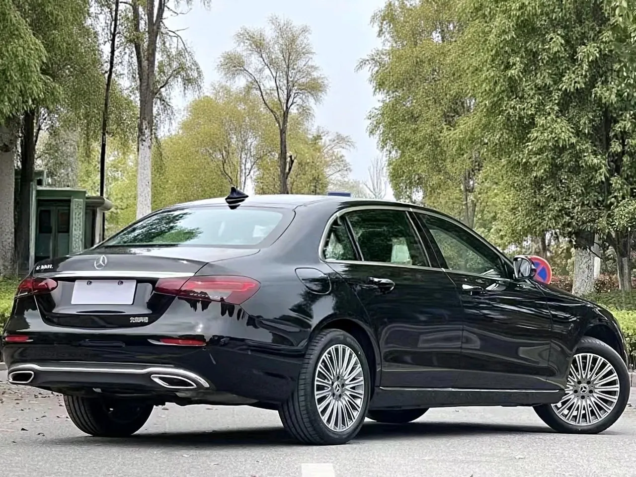 Mercedes Benz E-Class 2023 E 300 L 2.0T Fashion Automatic Gear 3