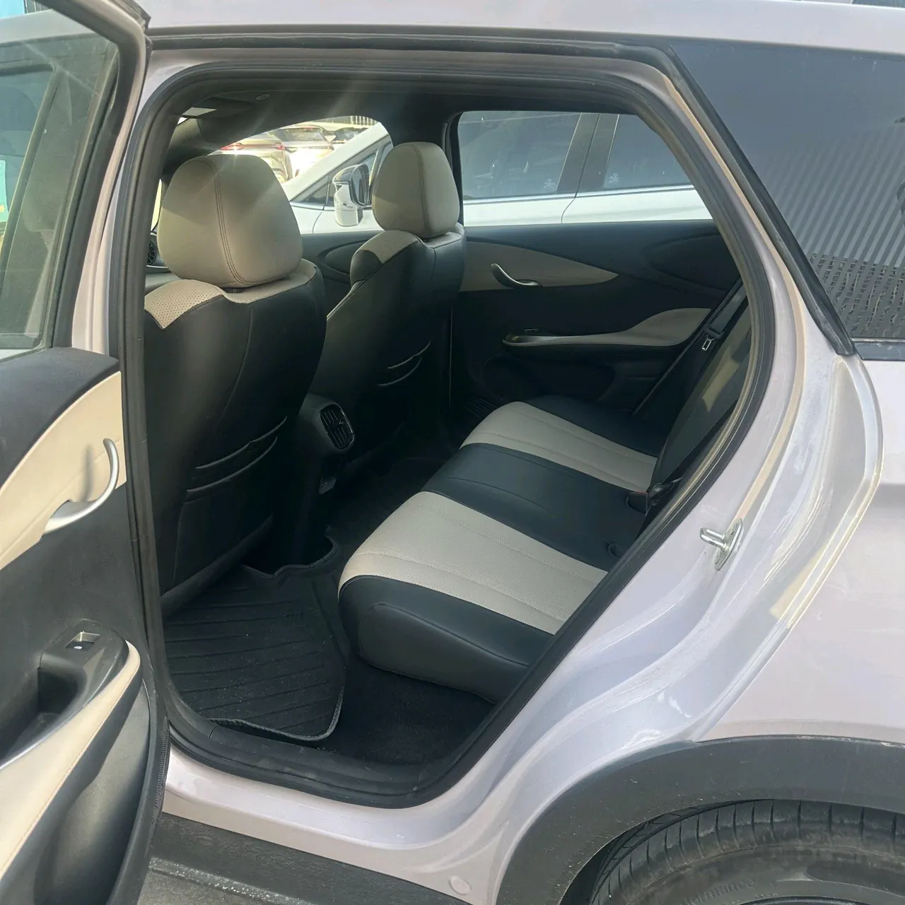 BYD 2025 Dolphin Smart Driving 410km Fashion Automatic Gear 5