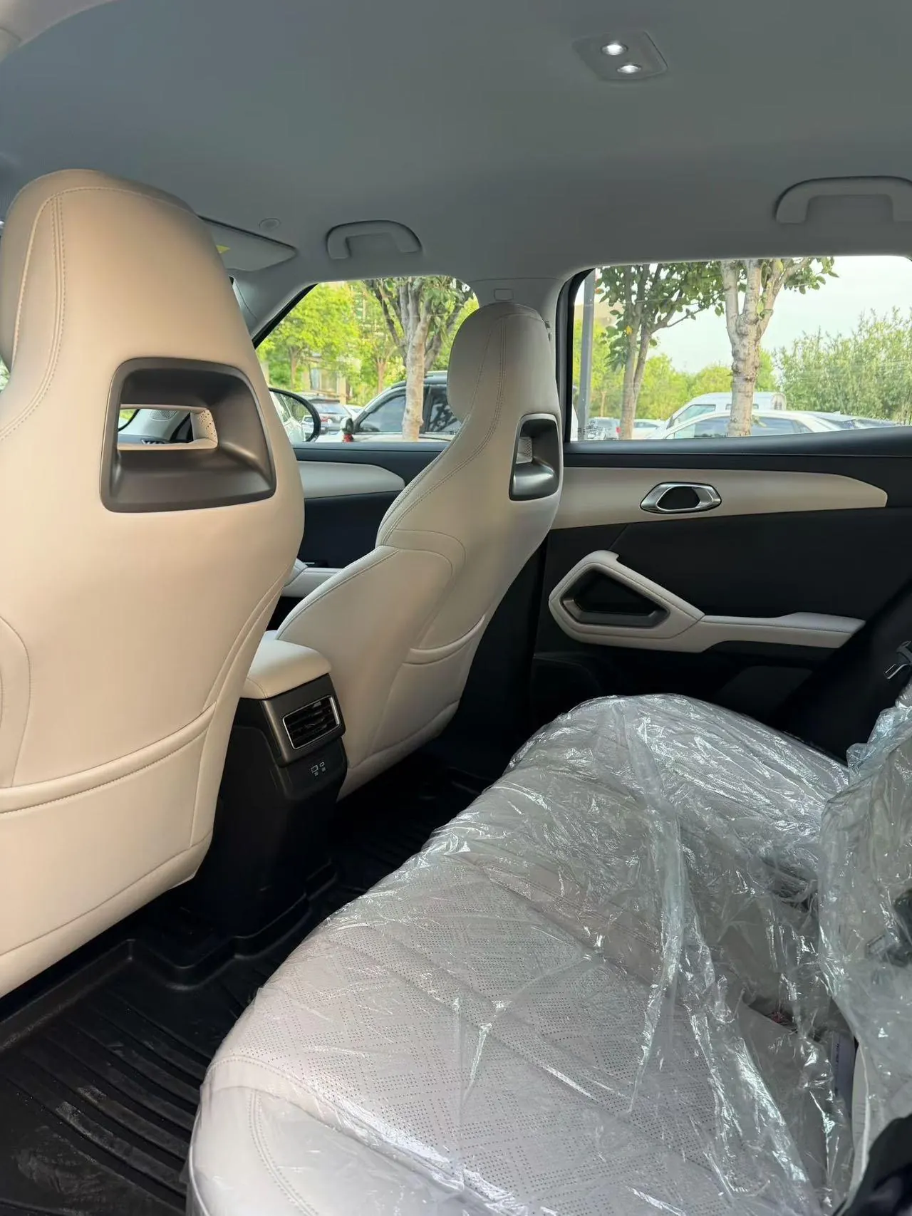 BYD 2025 Yuan UP 301KM Pilot Automatic Gear 6