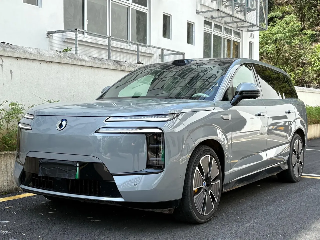 Открыть галерею: Denza 2025 Denza N8L 2.0T stepless flagship automatic gear