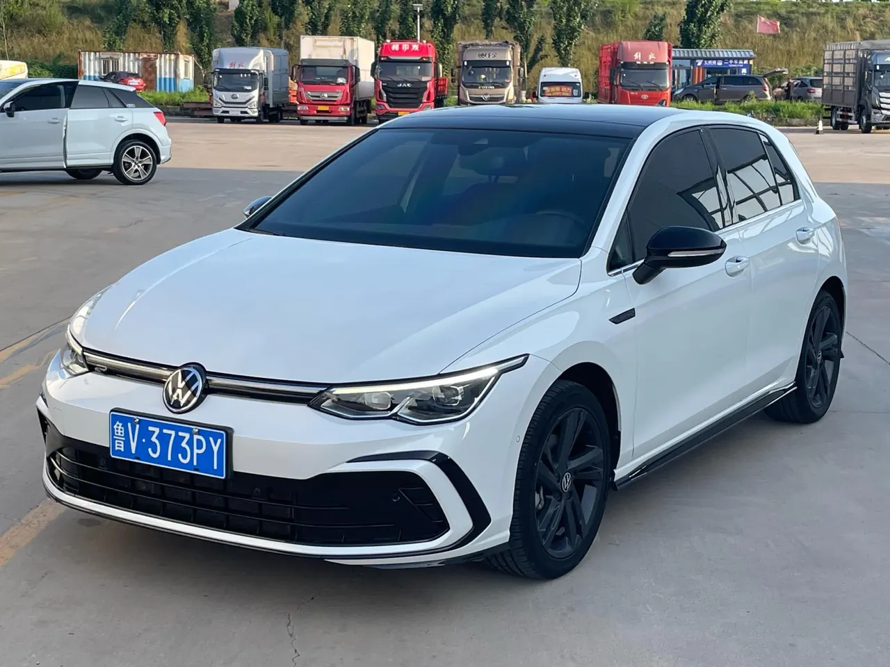 Volkswagen 2021 Golf 8 R-Line 1.4TSI 280TSI Automatic - View 1