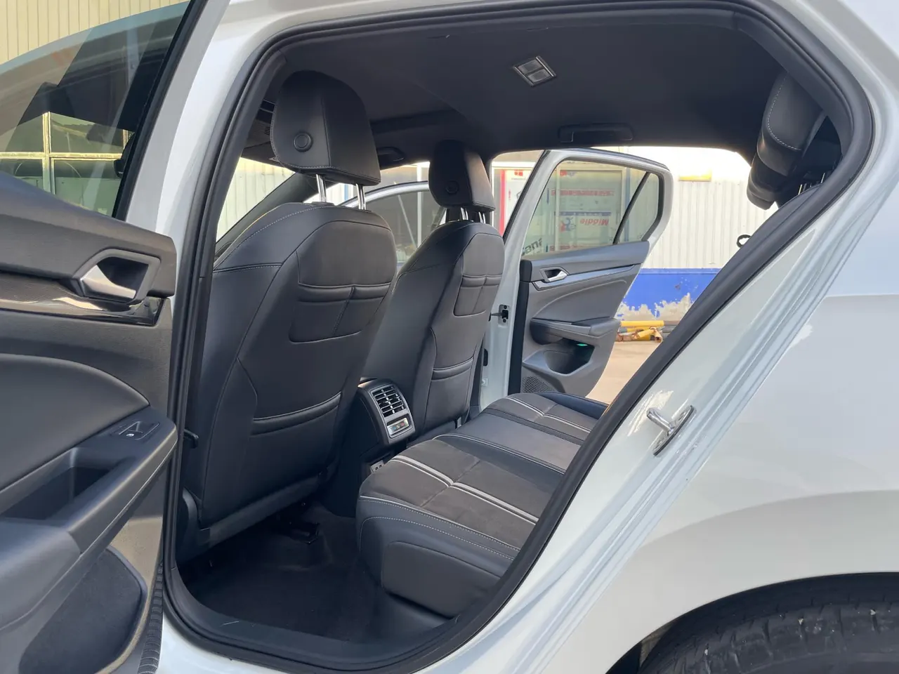 Volkswagen 2021 Golf 8 R-Line 1.4TSI 280TSI Automatic 4