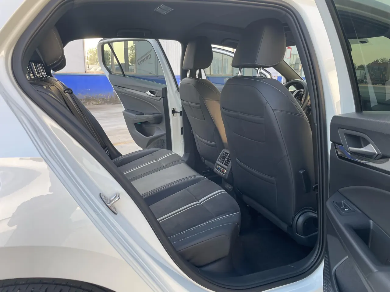 Volkswagen 2021 Golf 8 R-Line 1.4TSI 280TSI Automatic 6