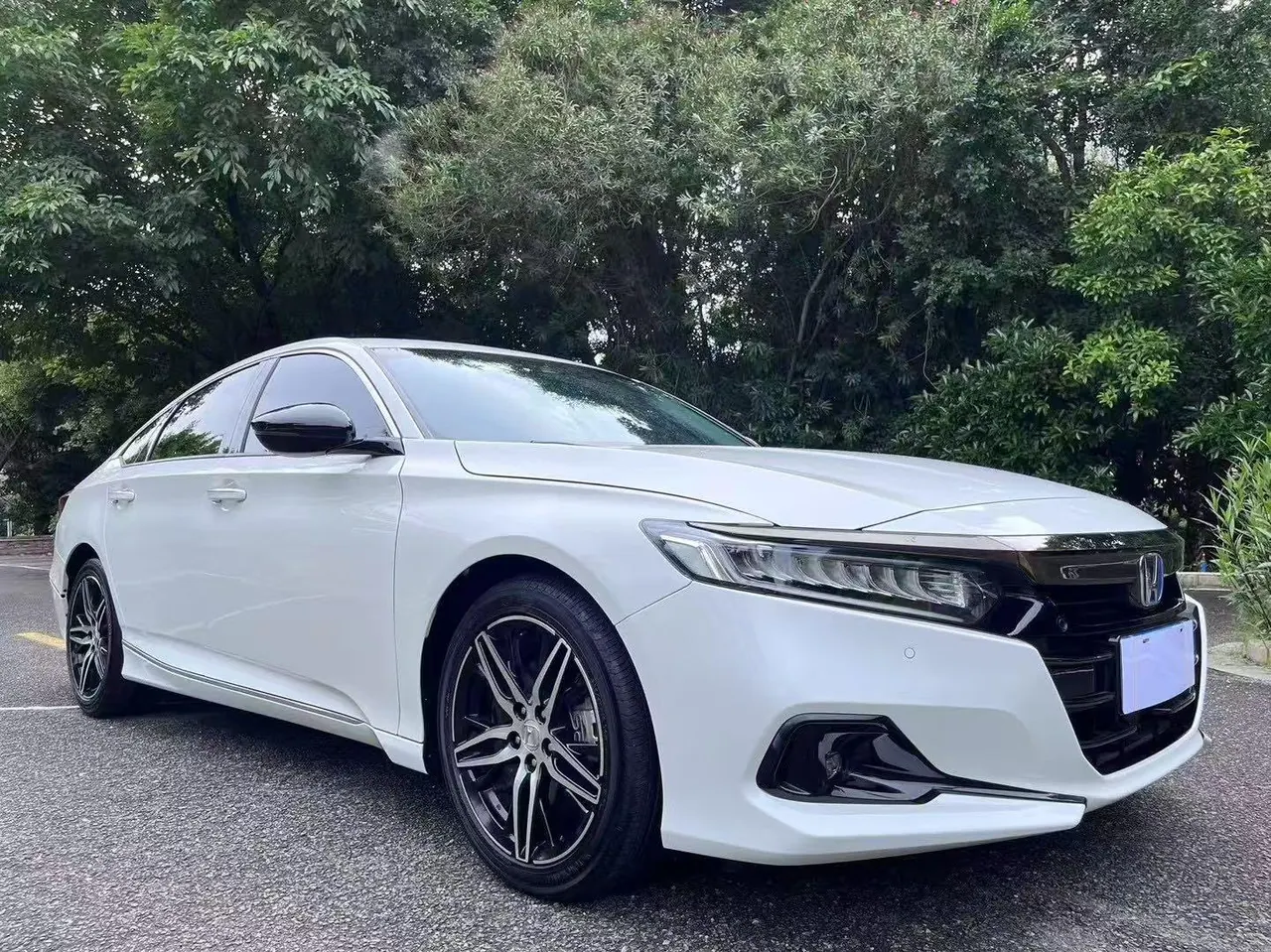Honda 2022 10th Generation Accord Hybrid 2.0 Stepless Magic Night Reed Edition Automatic Gear 3
