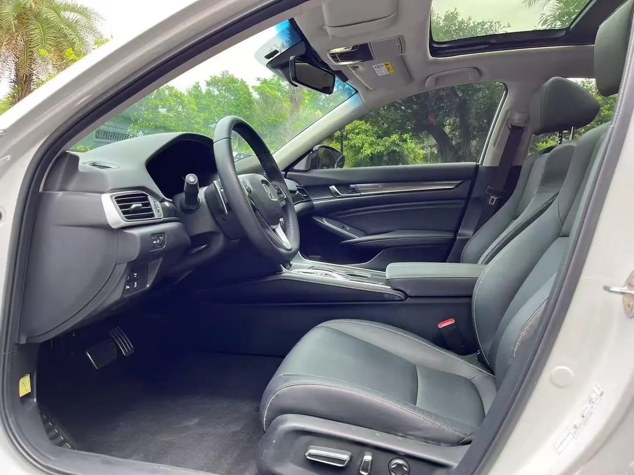 Honda 2022 10th Generation Accord Hybrid 2.0 Stepless Magic Night Reed Edition Automatic Gear 4