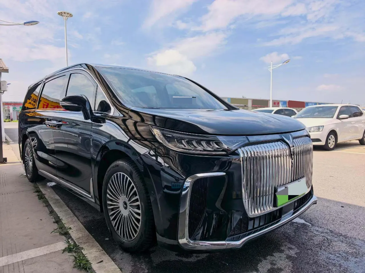Voyah 2025 Model Dreamer PHEV 1.5T Four-Wheel-Drive Excellence Kunpeng Version Automatic Transmission 3