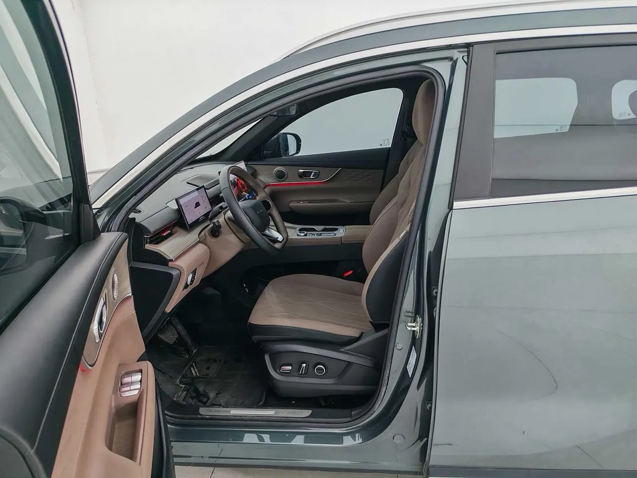 Chery 2025 Fengyun T8 1.5T 130km Premium Edition 7-seat Automatic Gear 9