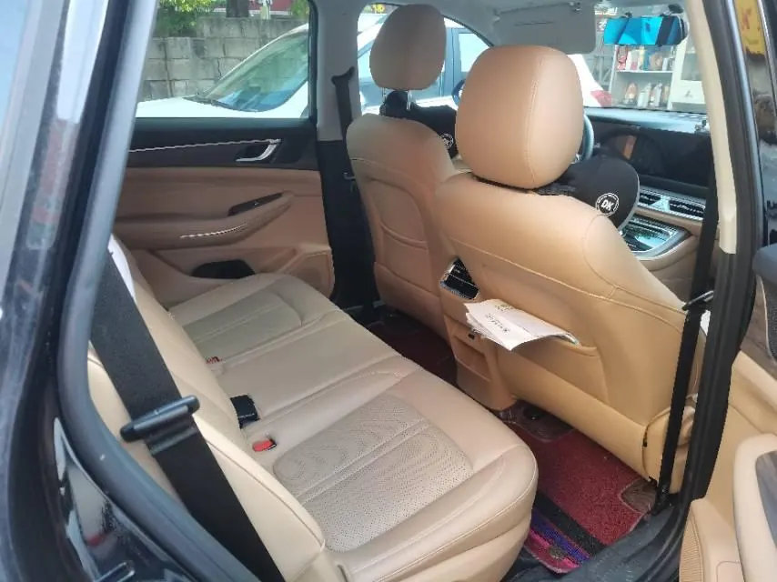 LanDian 2023 LanDian E5 1.5 stepless DE-i 100KM free 7-seat automatic gear 4